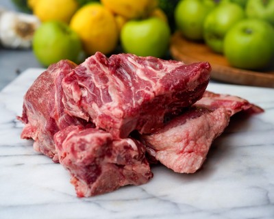 Свинина на кости охлаждённая 1 кг - купить в Карадулях
